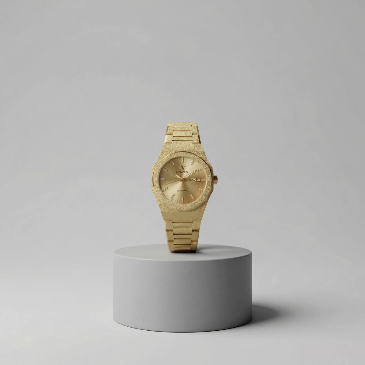 NCMPRBL Ascend Givré 40mm gold link bracelet watch front view with frosted finish and virtual try-on
